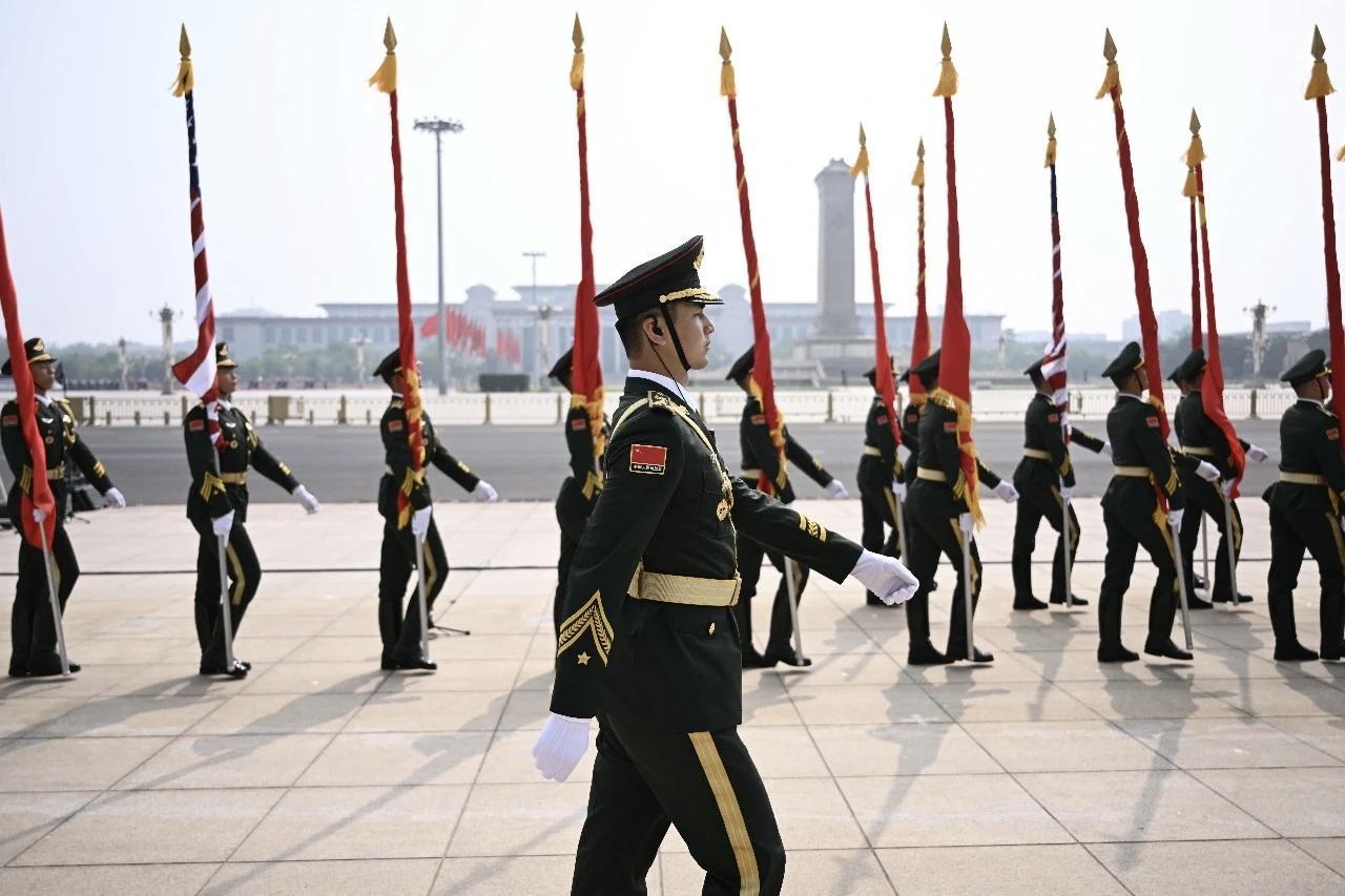 5月14日上午，中国🇨🇳人民解放军仪仗队在人民大会堂前举行欢美国总统特朗普访