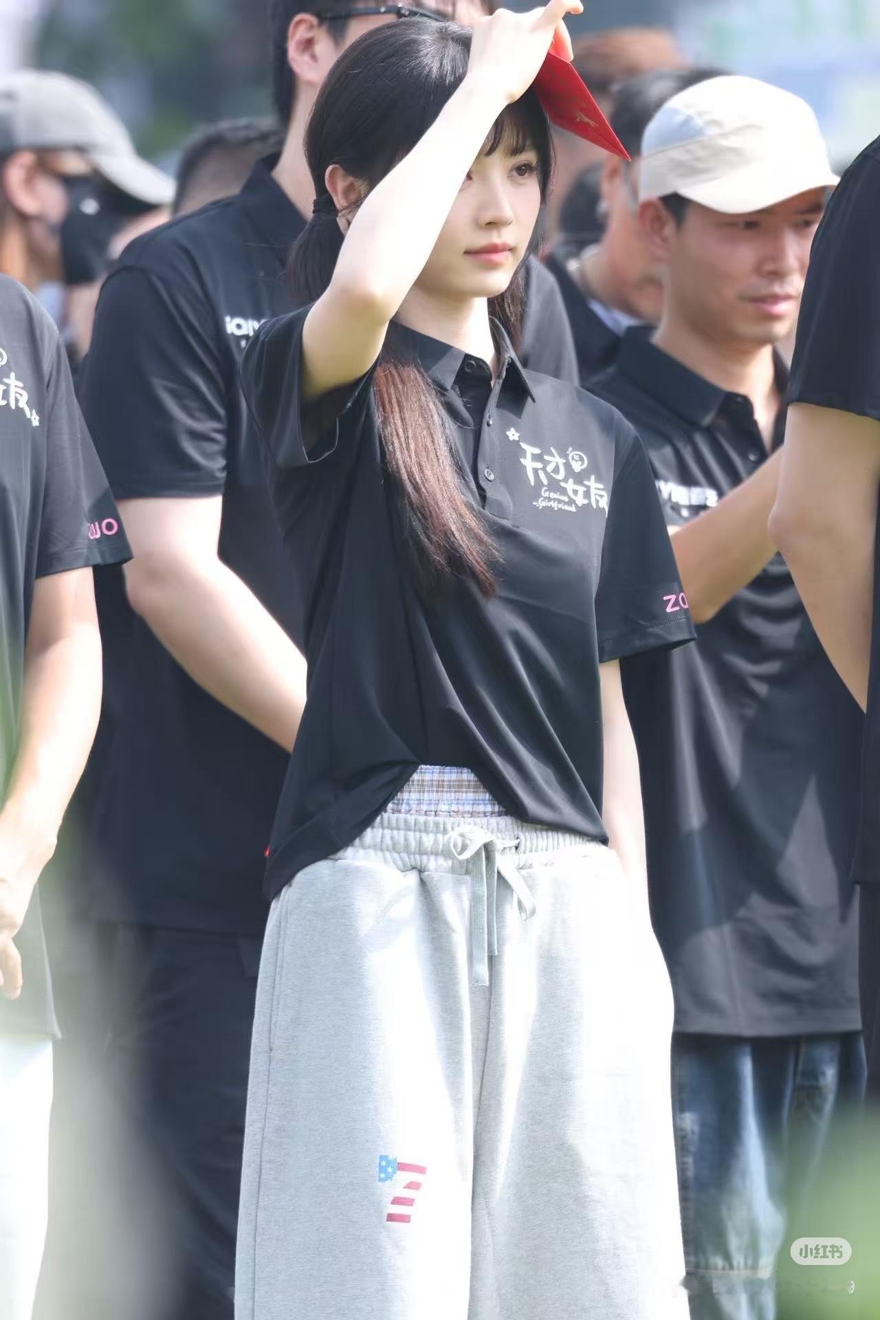 完全高中生 有这样的女主进入鲜藕天才女友开机[捂嘴哭]田曦薇林知夏 ​​​