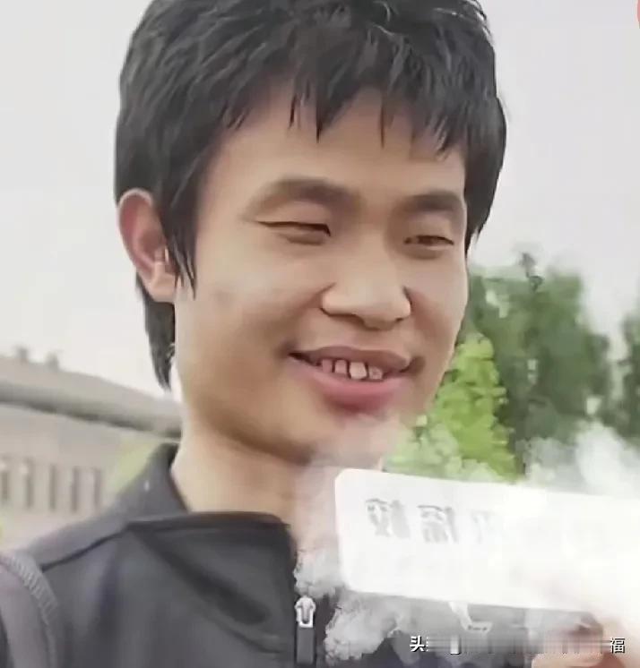 韦东奕的神只局限于数学方面的造诣，在生活自理方面他确实是现实生活的侏儒，要不然，