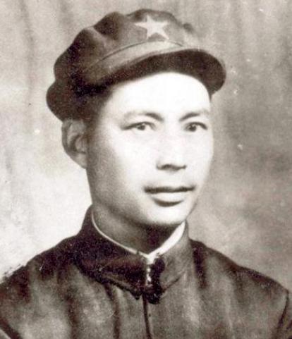 1952年，67军军长在朝鲜离奇去世，彭老总去医院探望，看到遗体的那一刻大惊失色