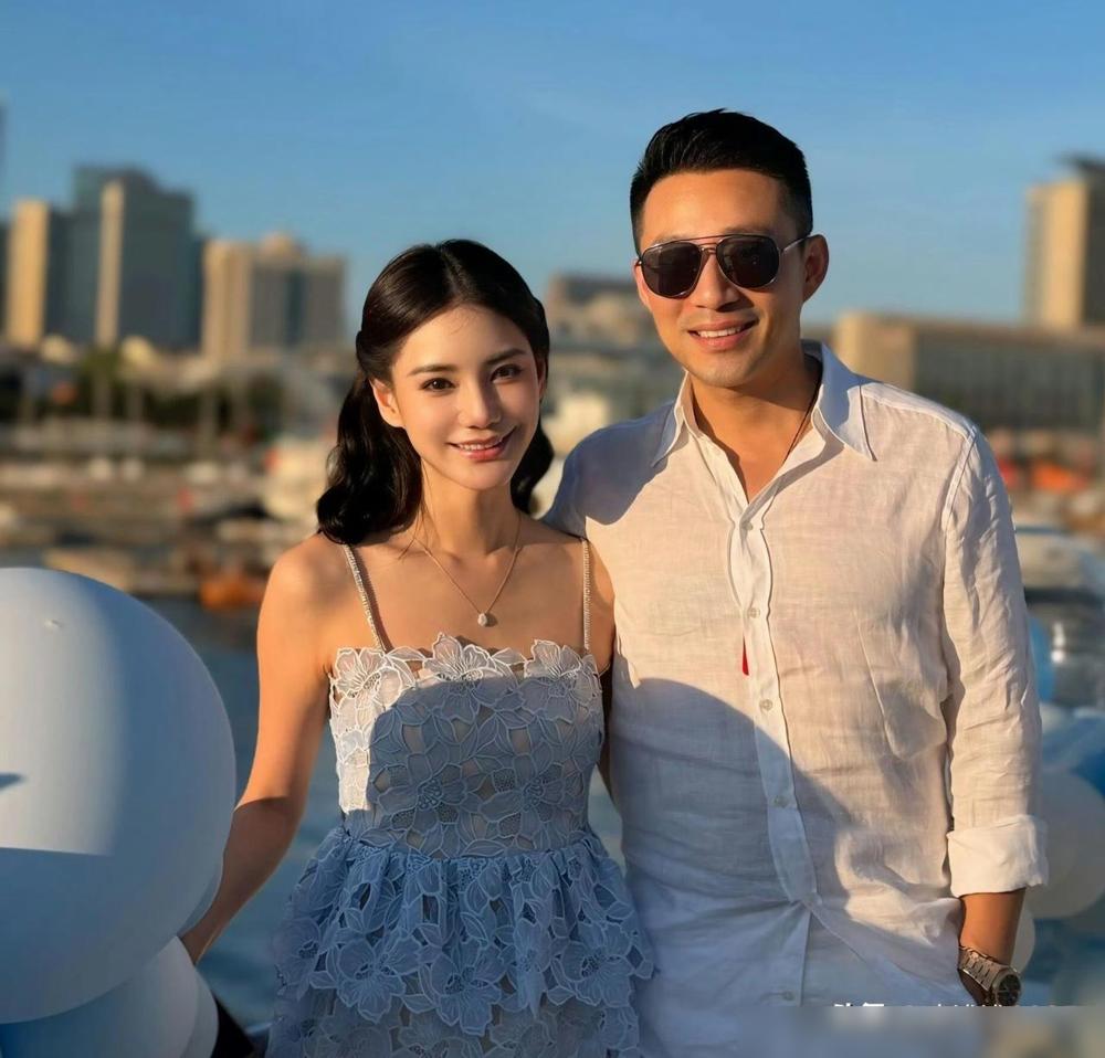 直播里，汪小菲突然喊了一嗓子：“汪希玥，给我倒杯水。”

我倒觉得，这杯水根本不