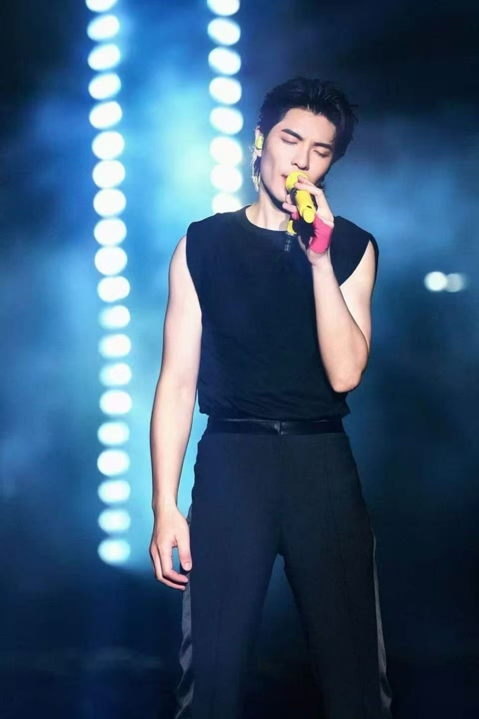 萧敬腾票价萧敬腾演唱会门票价格 能在体育场听萧敬腾唱那些经典老歌，这个体验确实难