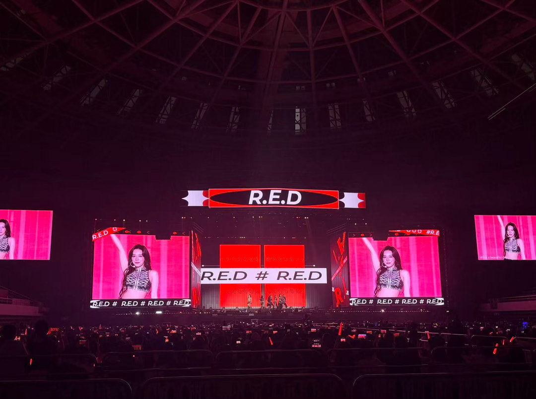 Red真把皮影戏搬上了舞台 全场最安静的时候就是皮影戏那段，所有人都屏着呼吸在看