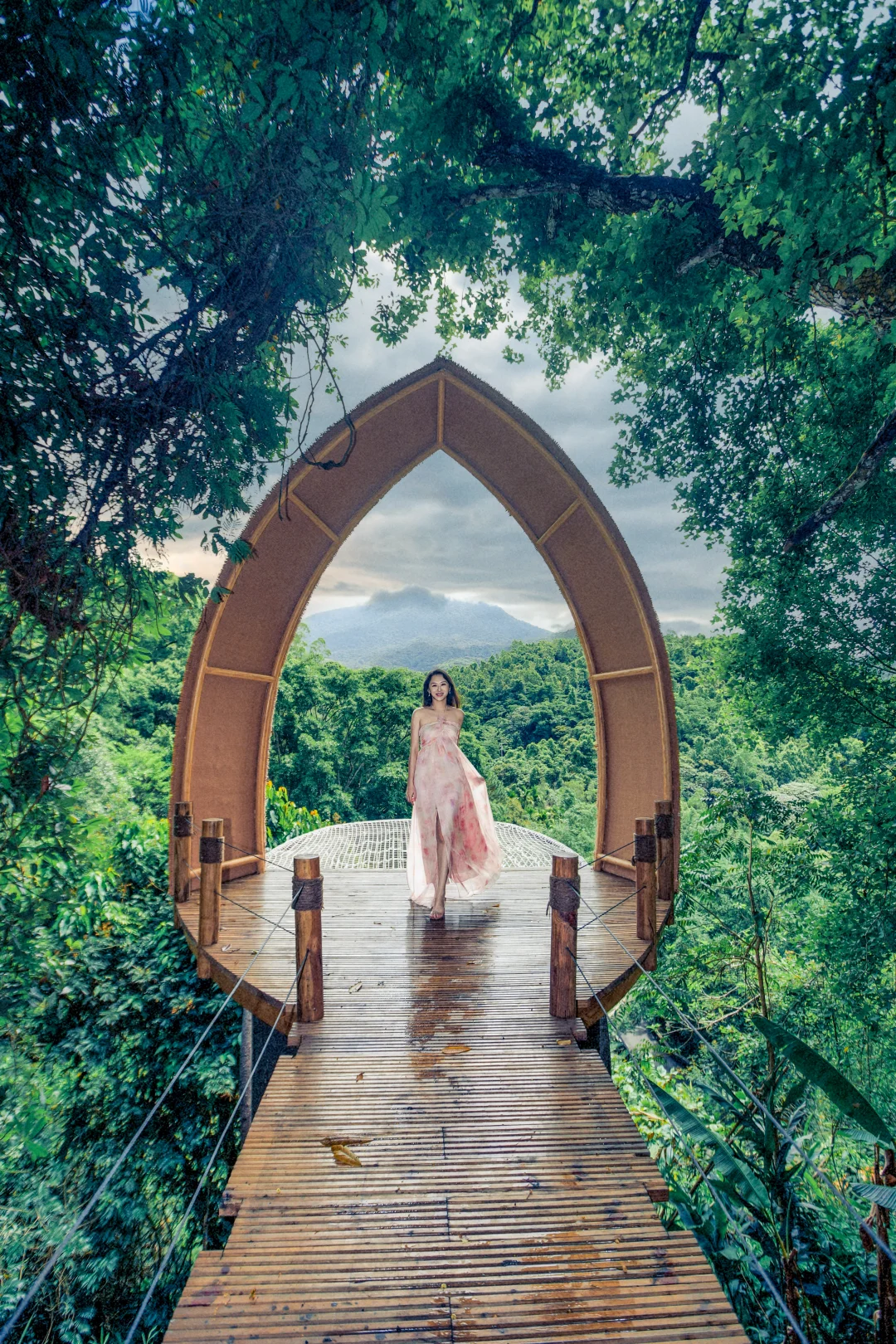 美到失语‼️穿小裙裙来冲的雨林！！