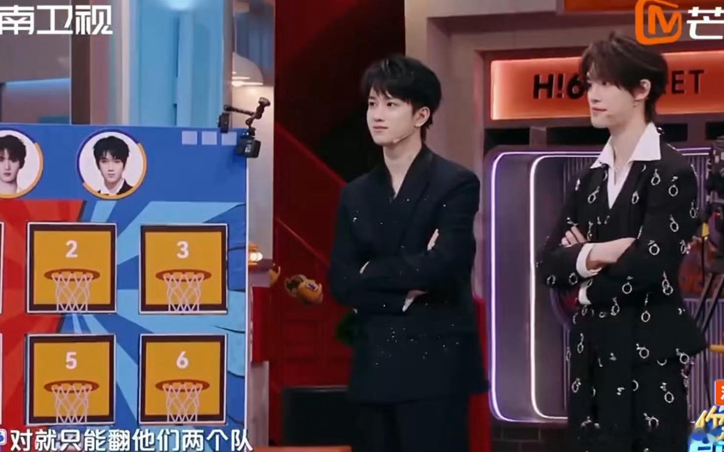 敖子逸丁程鑫吃一堑吃一堑吃饱了《你好星期六》敖子逸和丁程鑫第一回把 5 张贴在 