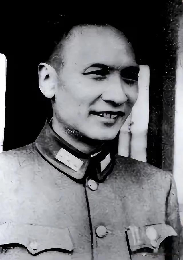 1949 年 9 月，风云诡谲之际，毛人凤携四百余人枪决名单至卢汉处，妄图借其手