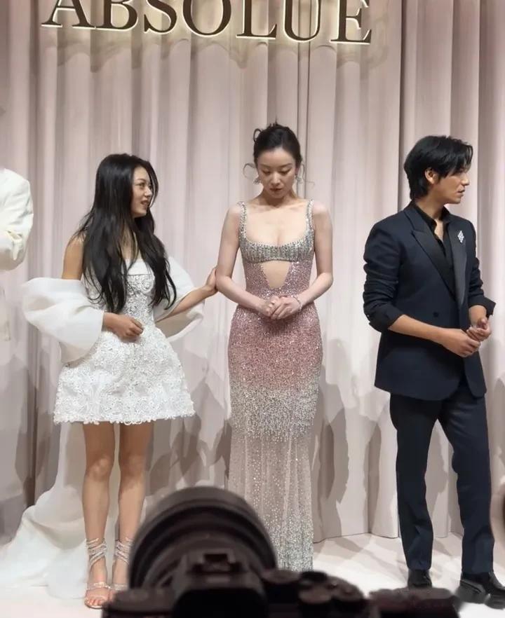 心疼倪妮3秒，这么冷的天太敬业了#你们喜欢倪妮吗#