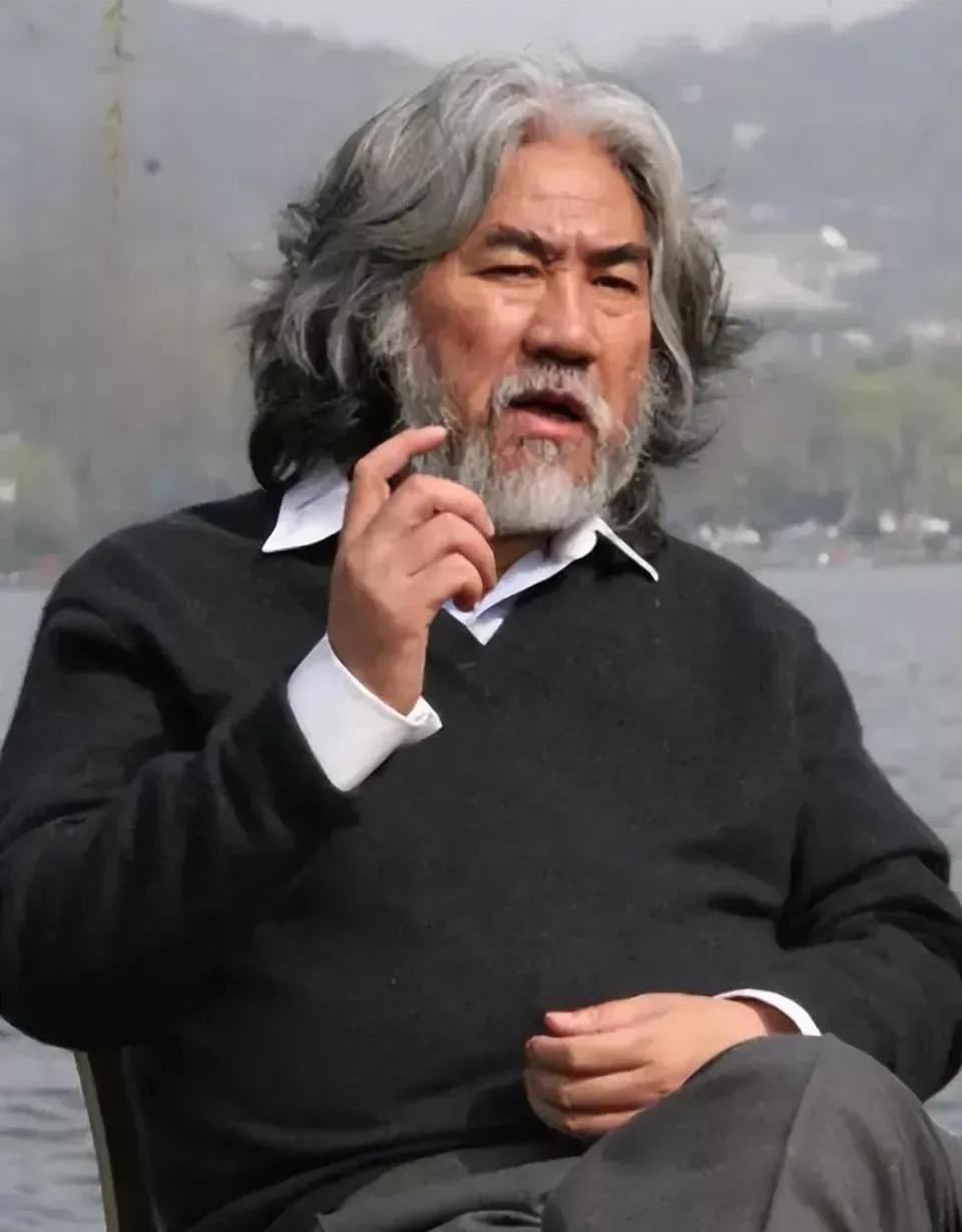 《张纪中喜得小龙珠，嫩草吃得真香引羡慕》
 
张纪中喜得小龙珠，掌上小明珠哇
其