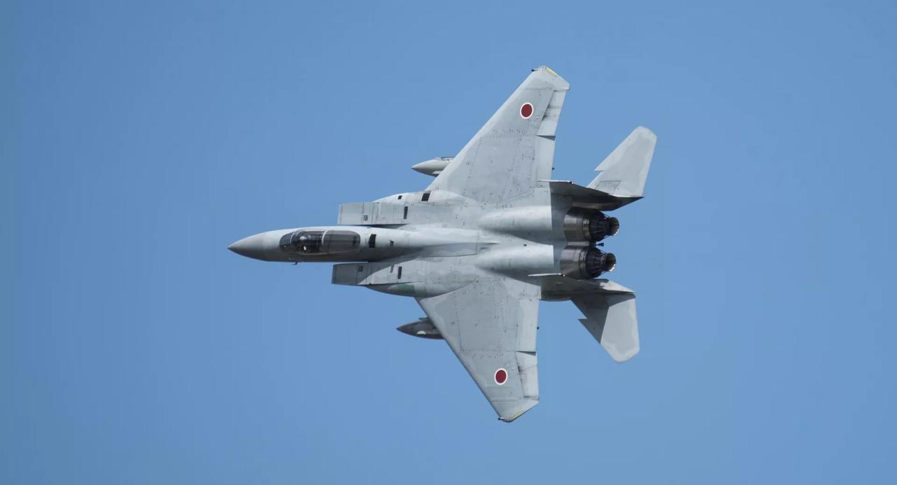 12号，日本防卫大臣小泉进次郎与美国国防部长赫格塞思通电话，讨论了中国战机对日本