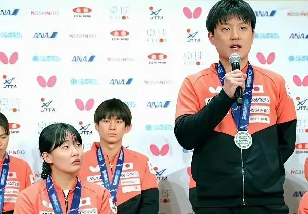 张本智和又放狠话了！伦敦世乒赛男团决赛，日本队0-3被国乒横扫，他作为一单在2-