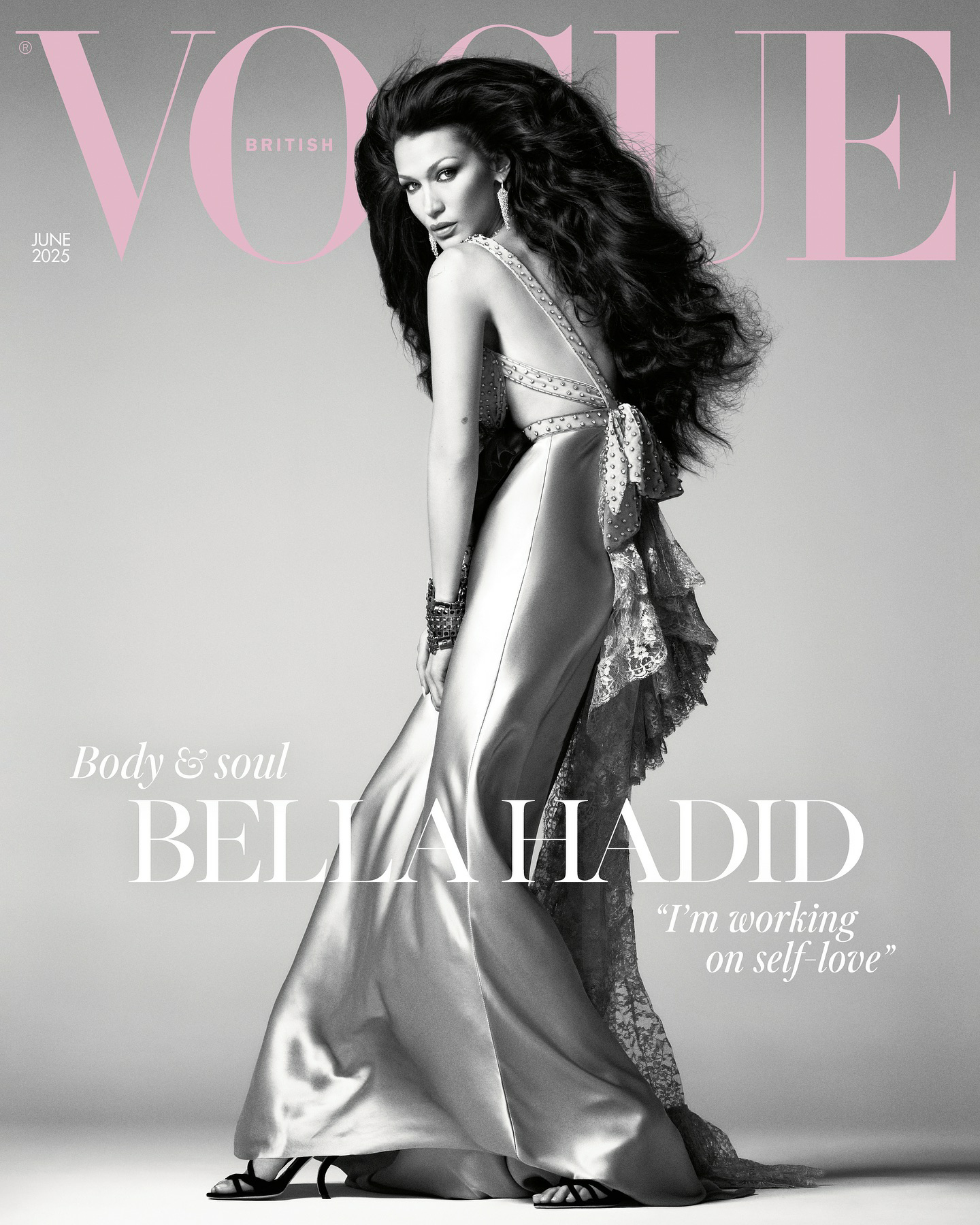 性感美翻！Bella Hadid登上英国《VOGUE》6月刊封面及写真美图大赏！