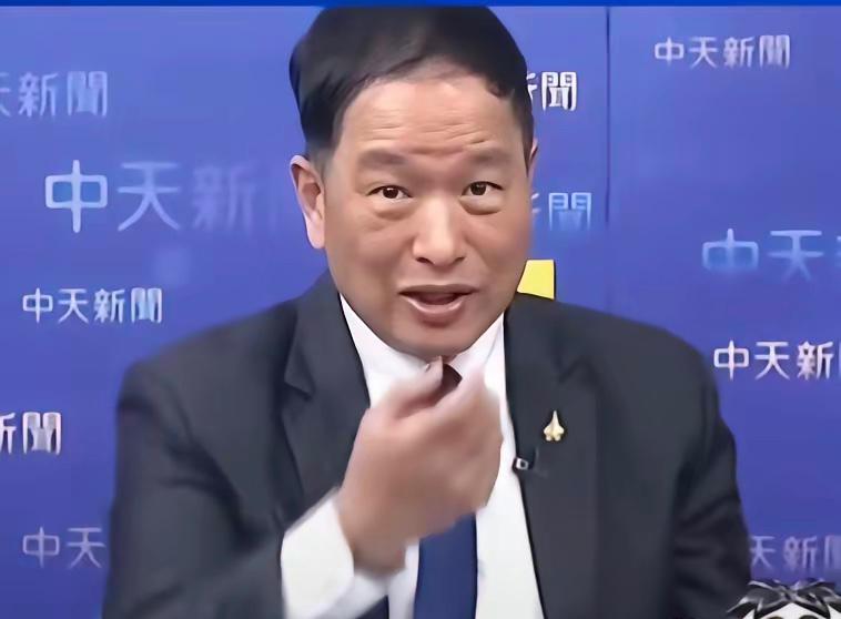 台湾退役将领张延廷：我认为中国大陆通过春晚向外界展示的机器人，他肯定是有目的有猫