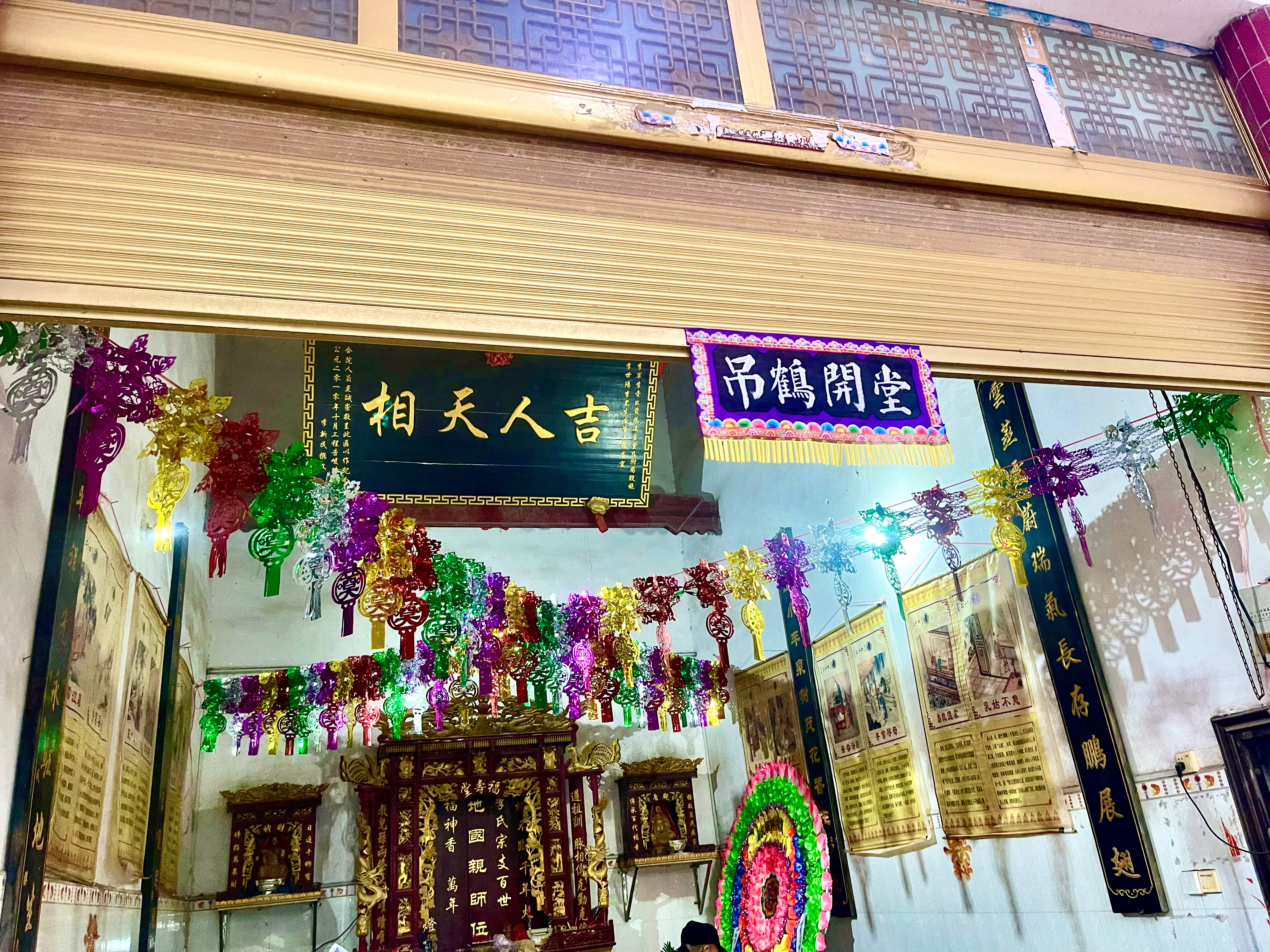 昨天2个持股暴涨：天孚通信之前卖了底仓100股，当时小圈子群里视频分析天孚通信必