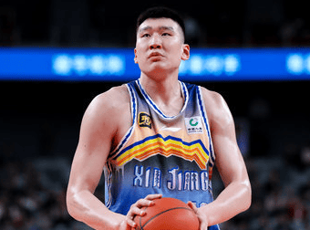 媒体人：广东阵容太厚，唯一没时间的李炎哲在其他队能首发