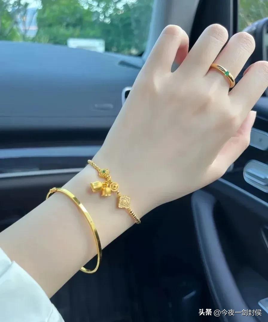 我曾经认识过一个女老板。
她原来在郑州东区开了一个小工厂，后来东区改造，他的工厂