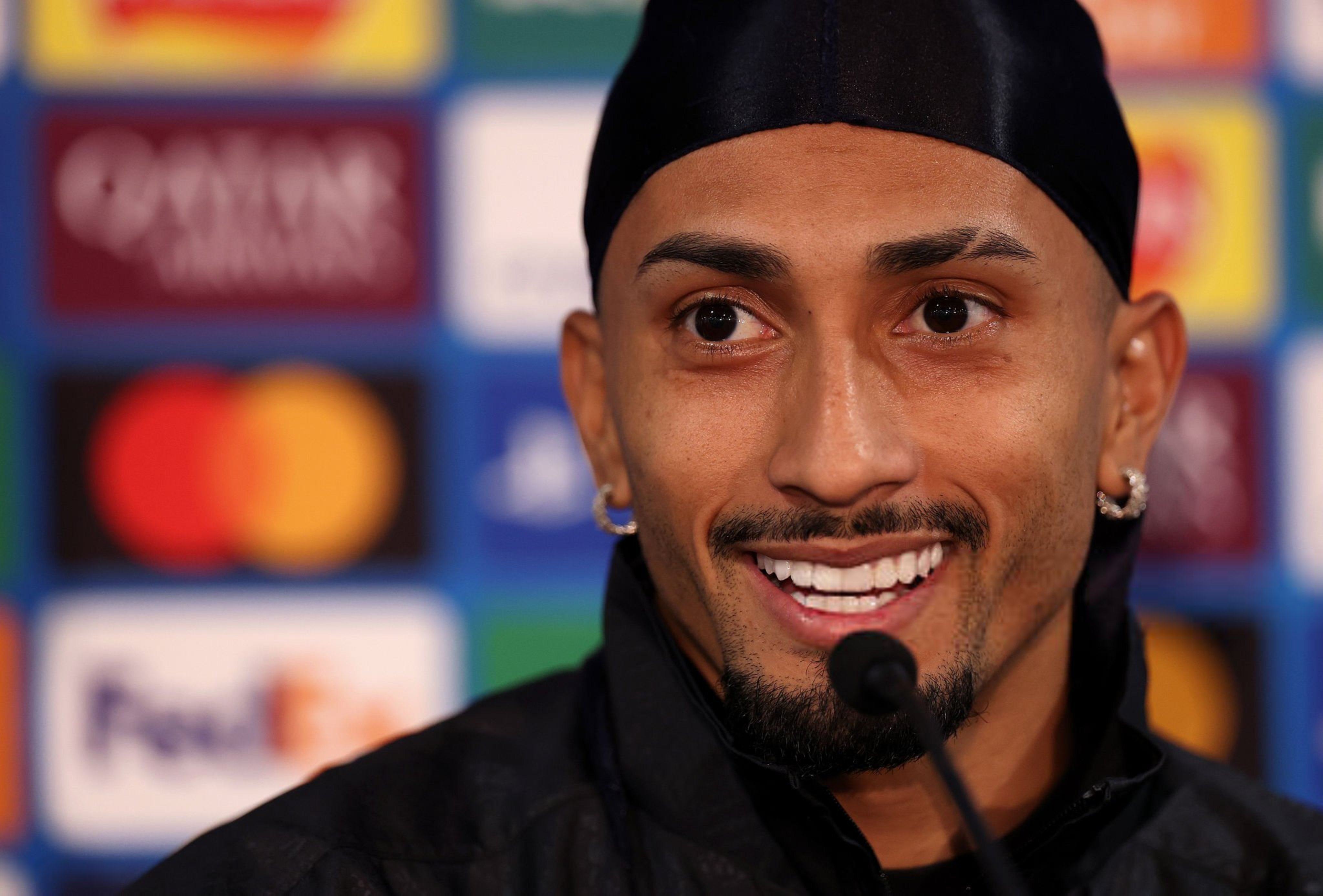 个人奖项？ 拉菲尼亚：我觉得自己没有得到应有的赏识吗？是的，说实话，我确实有这种