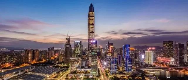 退休第597天，早安。

在一次采访中，董宇辉谈到出身和命运时说过一段话：

“