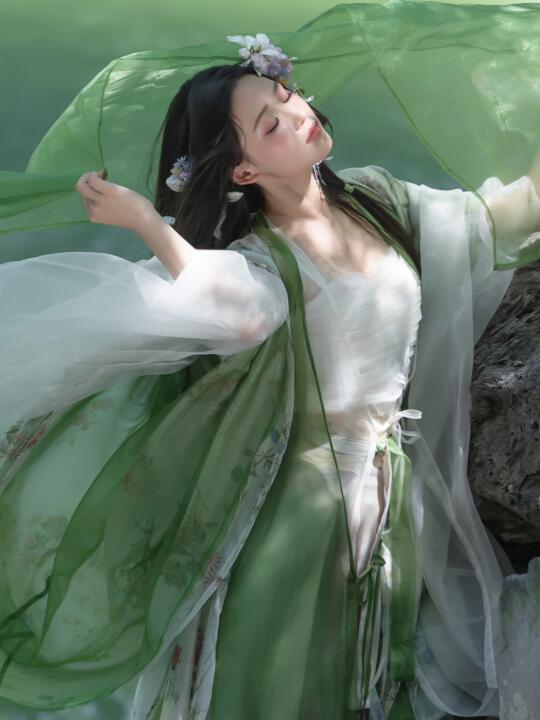 应是绿意晓声浓🍃