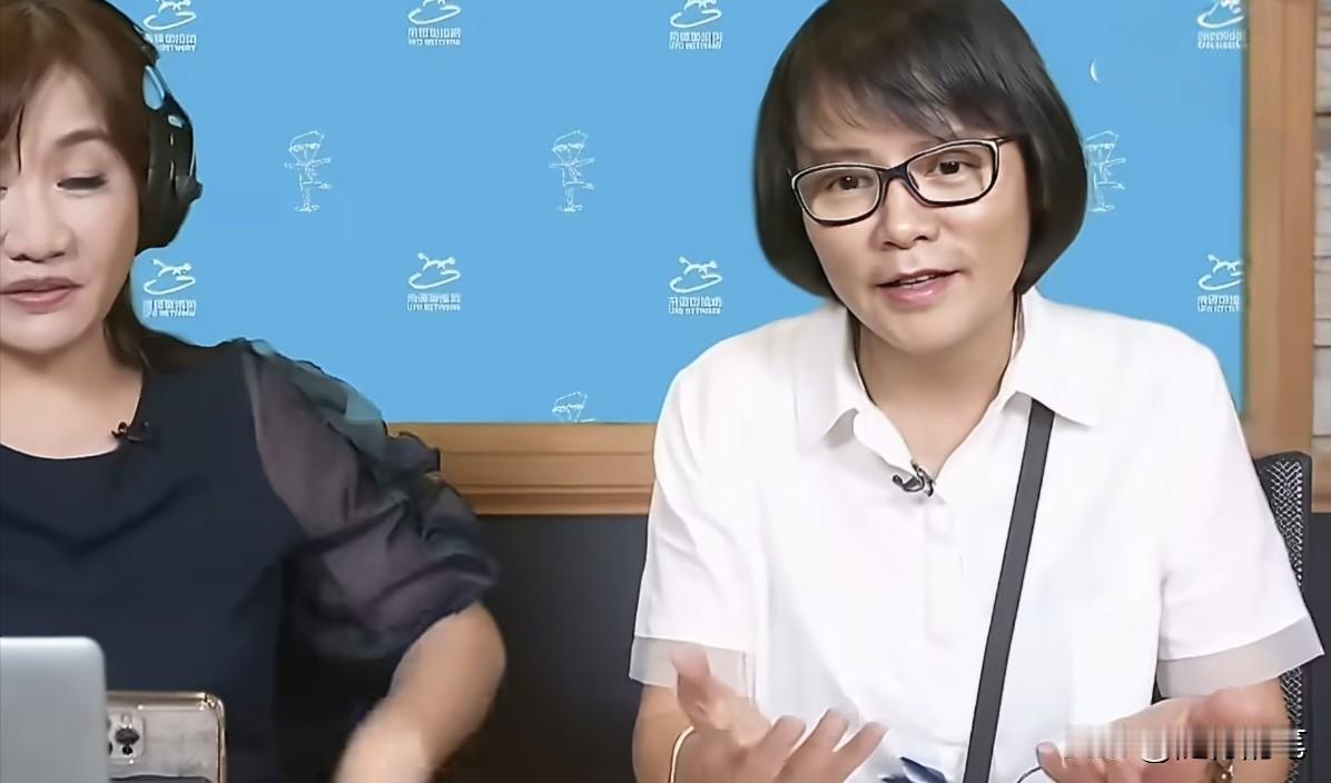 原来欧桂芝老师是被迫无奈才提前退休的。

虽然欧桂芝老师年纪到了退休的时间，但是