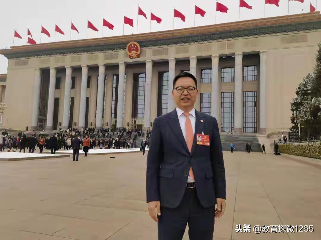 全国政协委员袁小彬建议取消私家车年审制度，进行远程监测，相信这个提案，绝大部分人