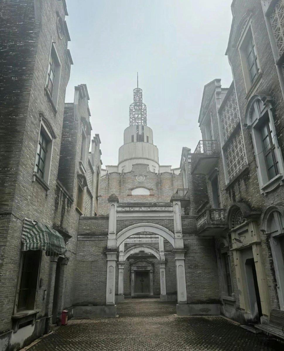 杨紫《玉兰花开君再来》置景了 