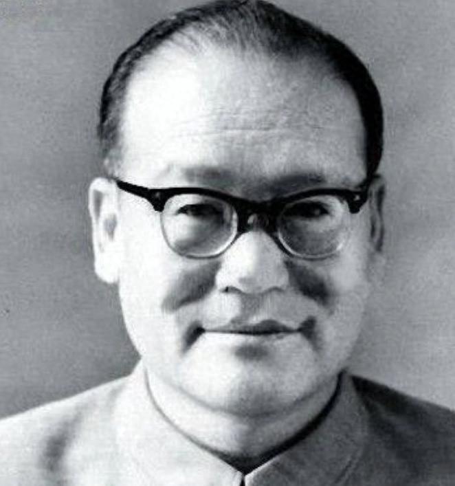 1964年春节，纪登奎专程赴安徽拜访李葆华，为李大钊的儿子送上新春祝福哟
195