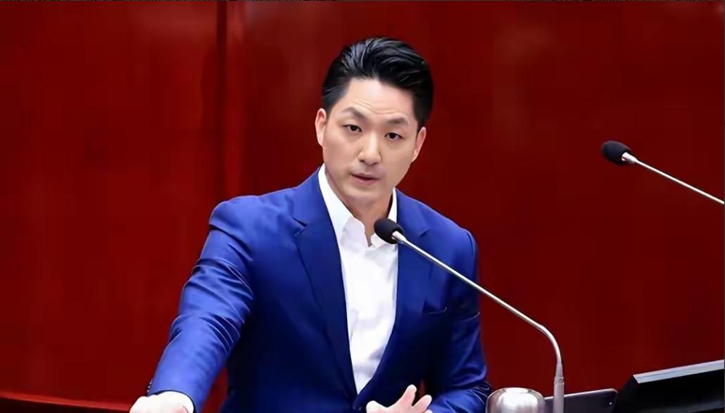 7800亿天价军购案强行通过，全岛哗然！所有人都在等蒋万安表态，没想到他一开口，