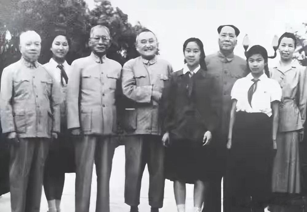 摄影人  王鹭佳：光阴的故事。一个行行摄色的人，全世界是我的摄影棚，全人类是我的