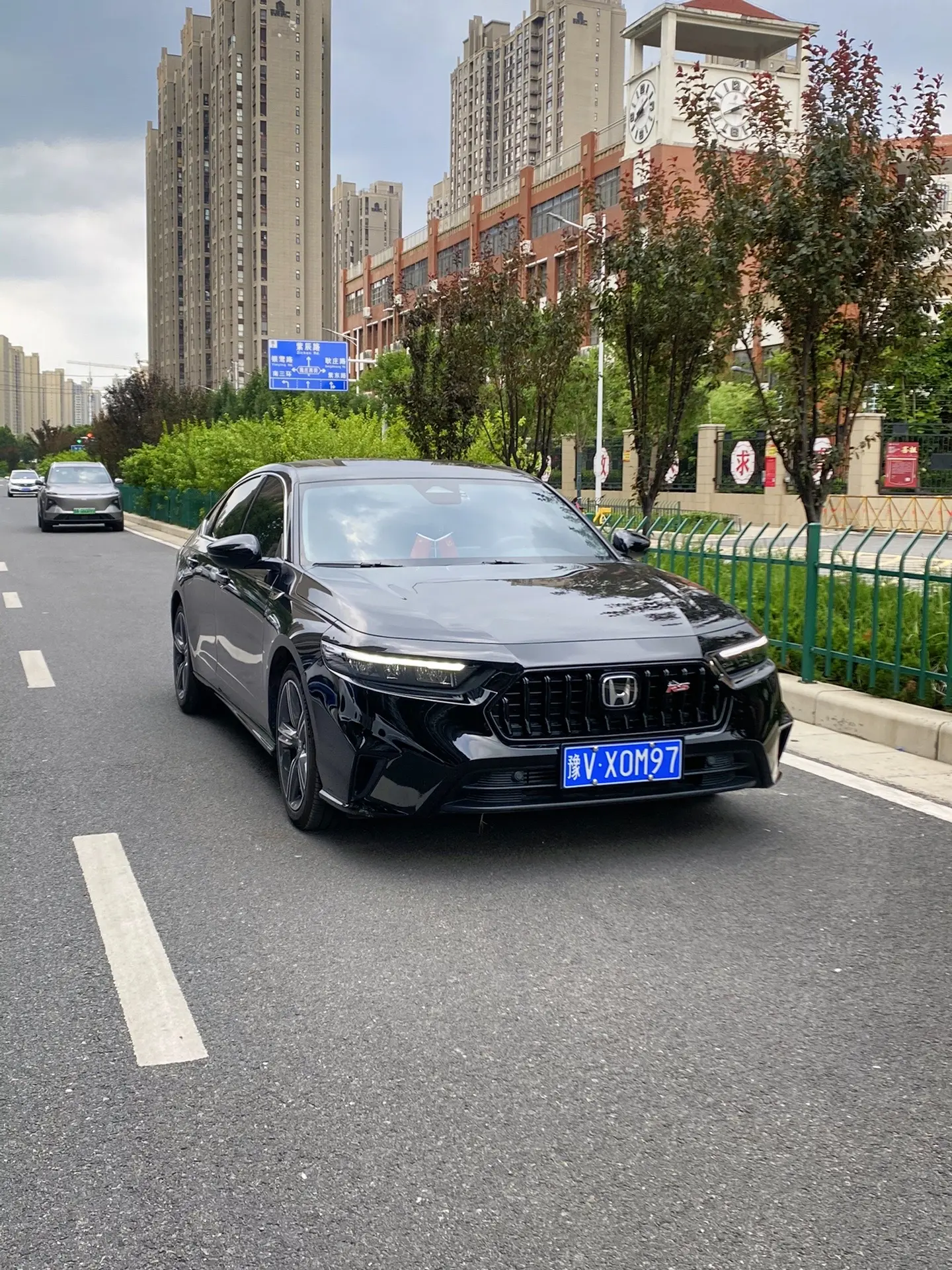 开什么车都不丢人 有辆车开就不错了 不要看网络上人均BBA 现实中钱真...