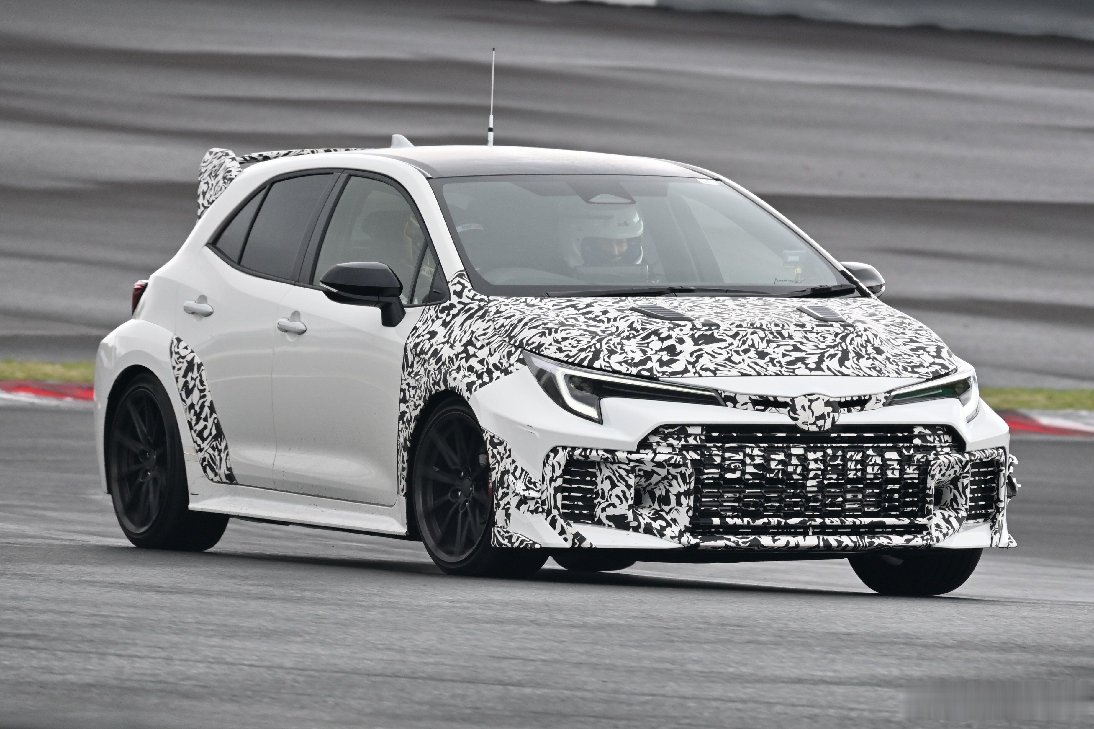 几台丰田GR测试车在富士赛道测试，据说TG-RR GR86用了全新四缸2.0T发