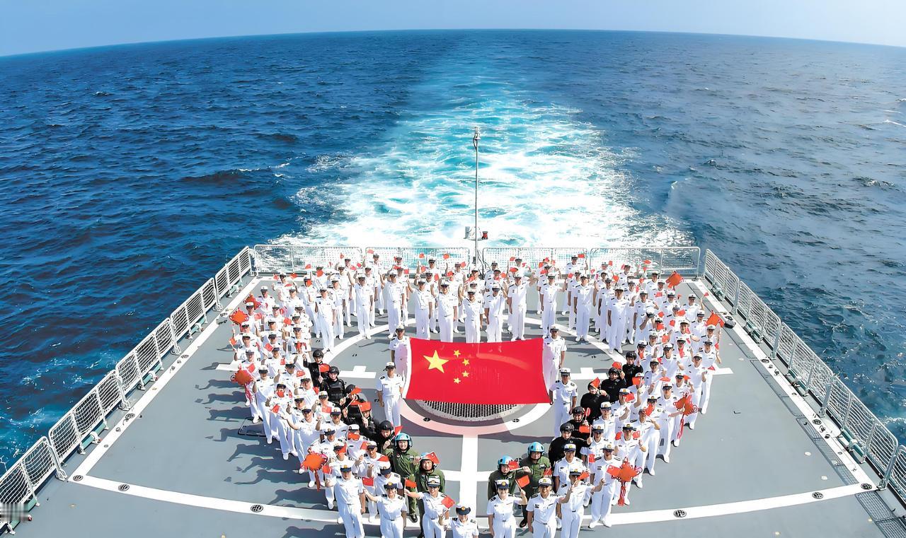 要是真在台海开战，美国真敢派航母直接介入？答案是，别说介入了，它连第一岛链都不敢