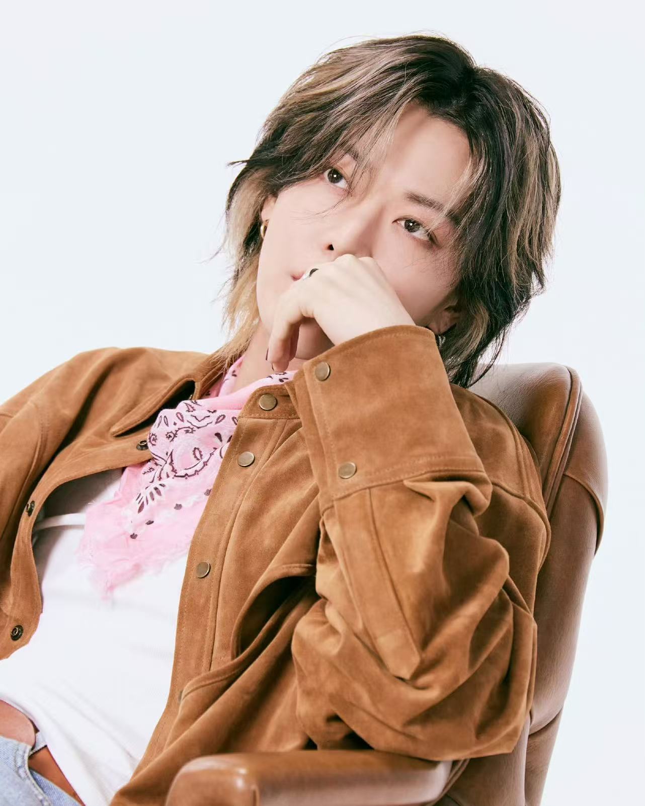 中本悠太 🍒治愈微笑中本悠太我们一起熬过大太阳烤得柏油路发烫的正午，肩并肩撞过