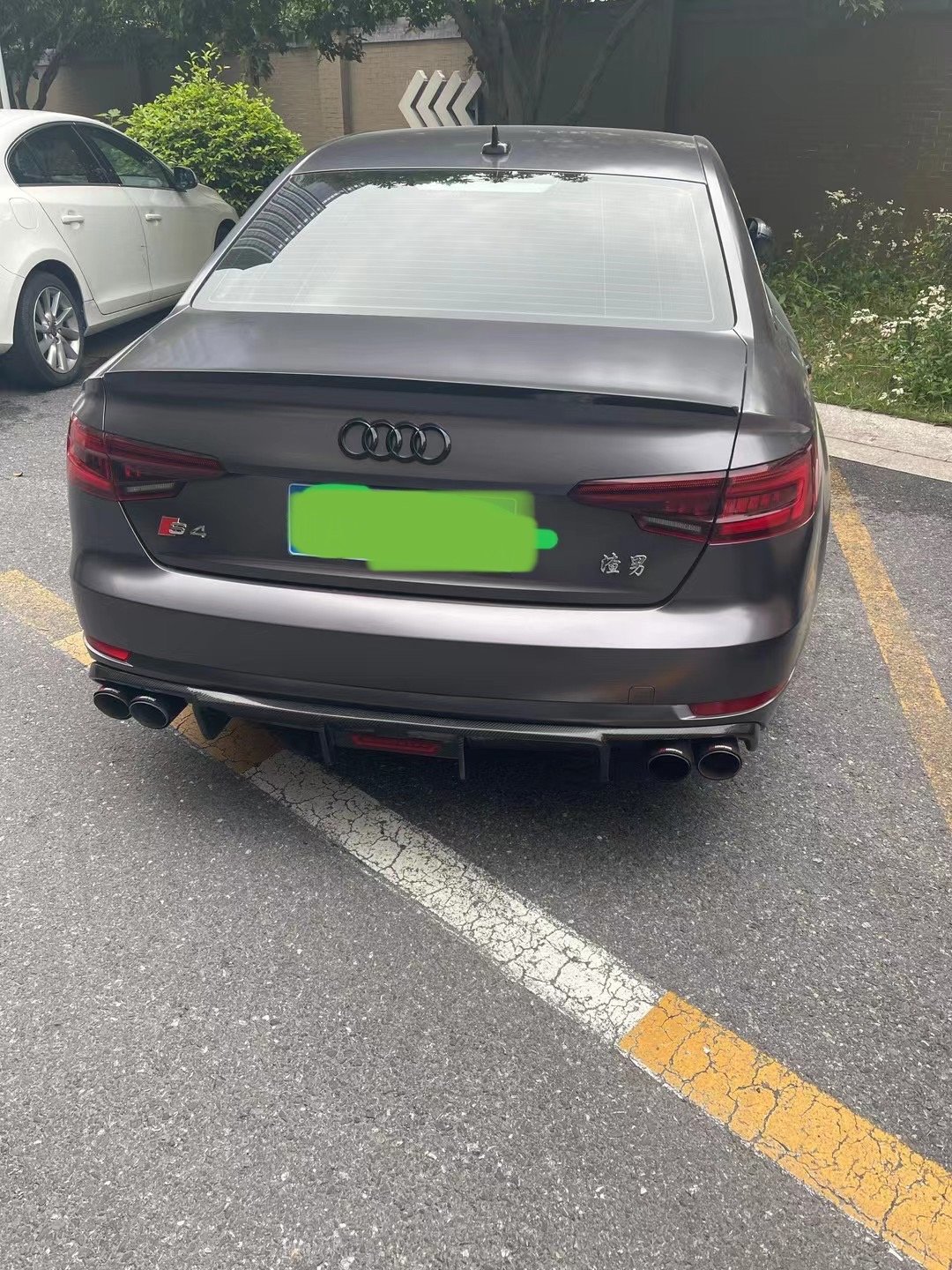 这应该是一位有故事的男车主。#奥迪a4l##car时尚##我与汽车的日常# ​​