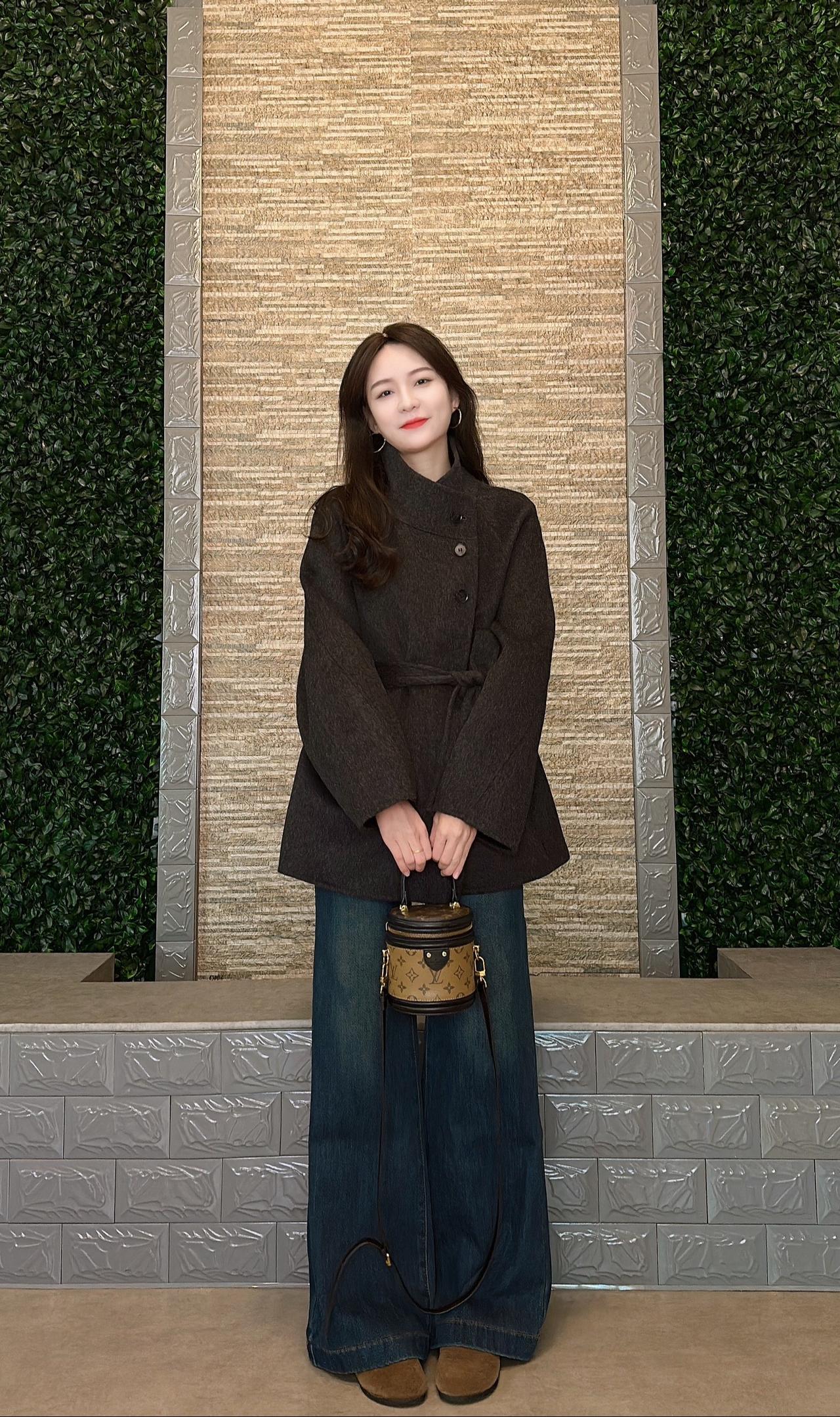 世界那么大，总有人让你难堪，也总有人替你解围，爱你的人，永远知道怎么爱你韩系女装