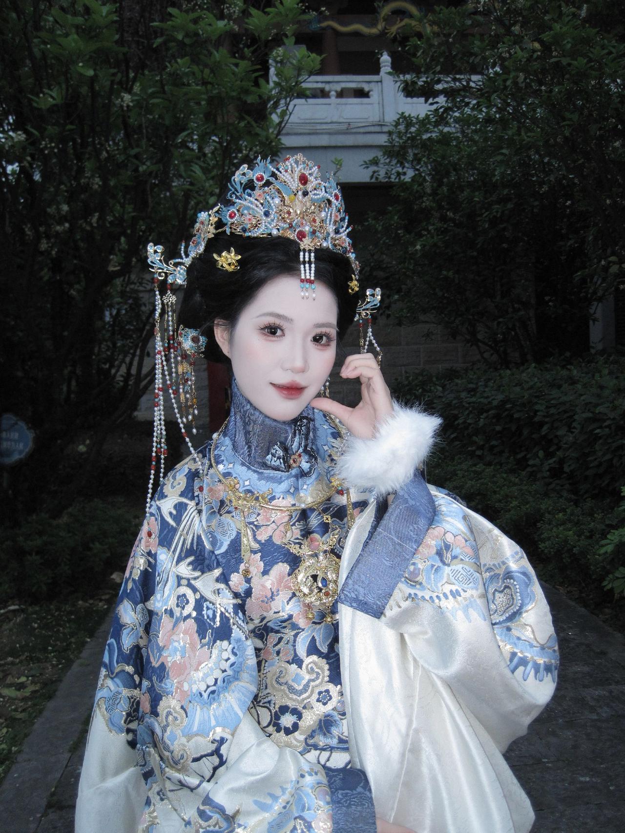 古镇随拍汉服约拍 总要穿次少数民族服饰吧 民族服饰 清代服饰