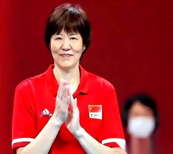 我今天才知道，郎平身上，好几个“零件”都是换过的。
髋关节，膝关节，连脖子里的颈