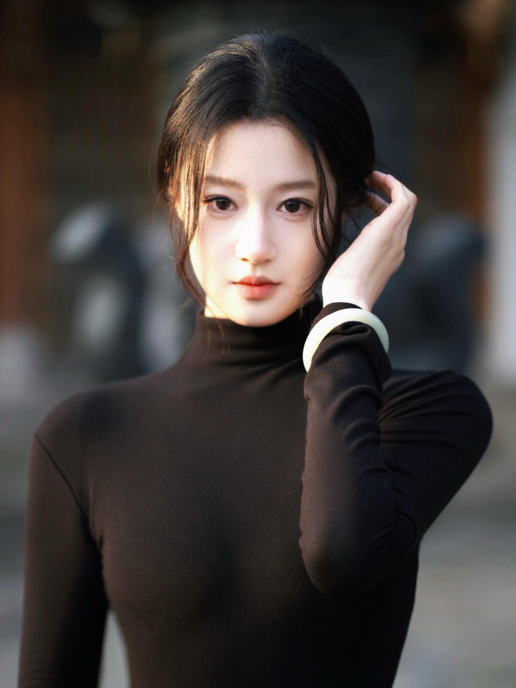 看看我的脸 是向会命运低头的女人吗