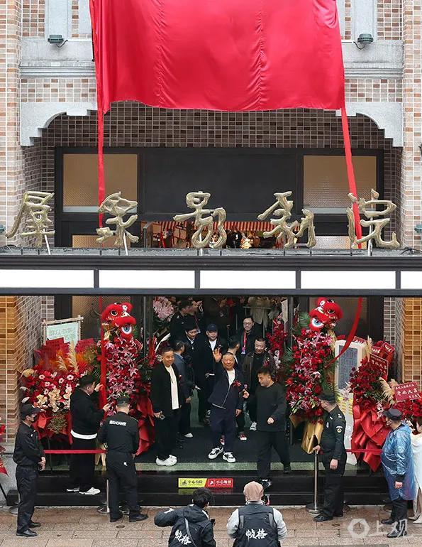 一只杯子引爆全网！德云社上海分社24小时热搜风暴，南北文化争议炸翻评论区
 
2