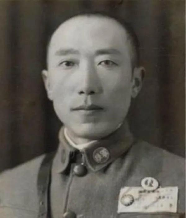 1941年，山西土匪乔日成投降日军后，日军中将竟亲自带着10000多人包围了他，