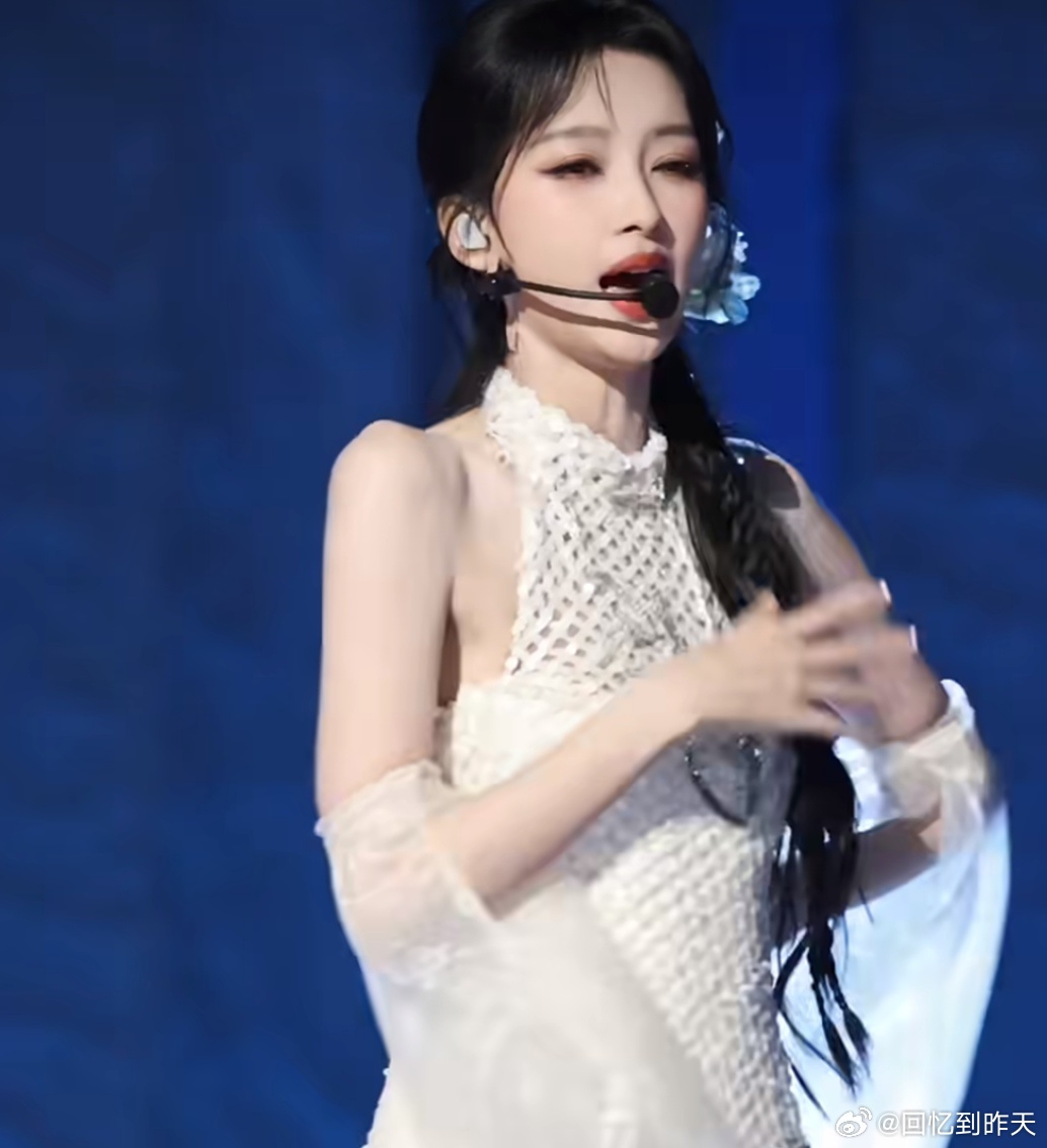 孙怡完全是神女降临孙怡完全是神女降临，孙怡这次的穿搭确实很美啊 ，孙怡在浪姐的表