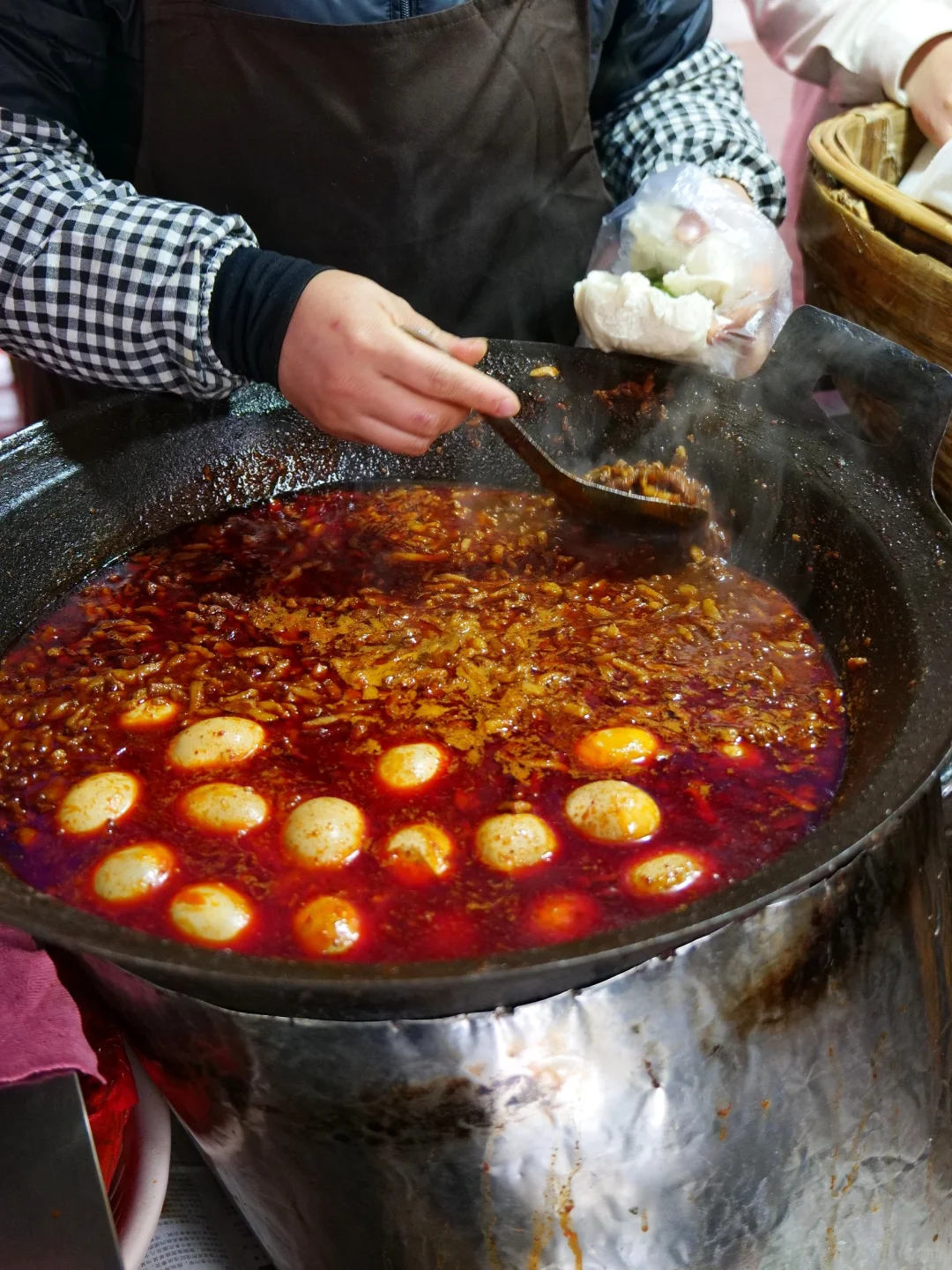 热蒸馍夹肉臊子