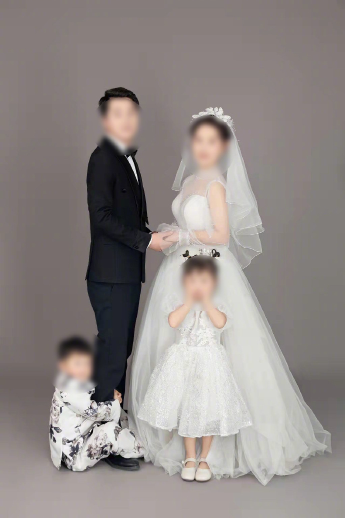 男子杀害发小妻儿3人假装不知情郑州中牟县梁先生妻儿3人被发小崔某某杀害。崔某某曾