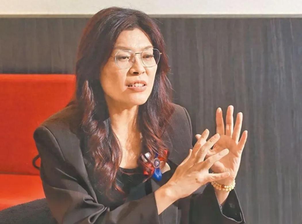 郑丽文口气真大！大陆不安排见高层就不来？国台办回应很明确！

这话说得未免太把自