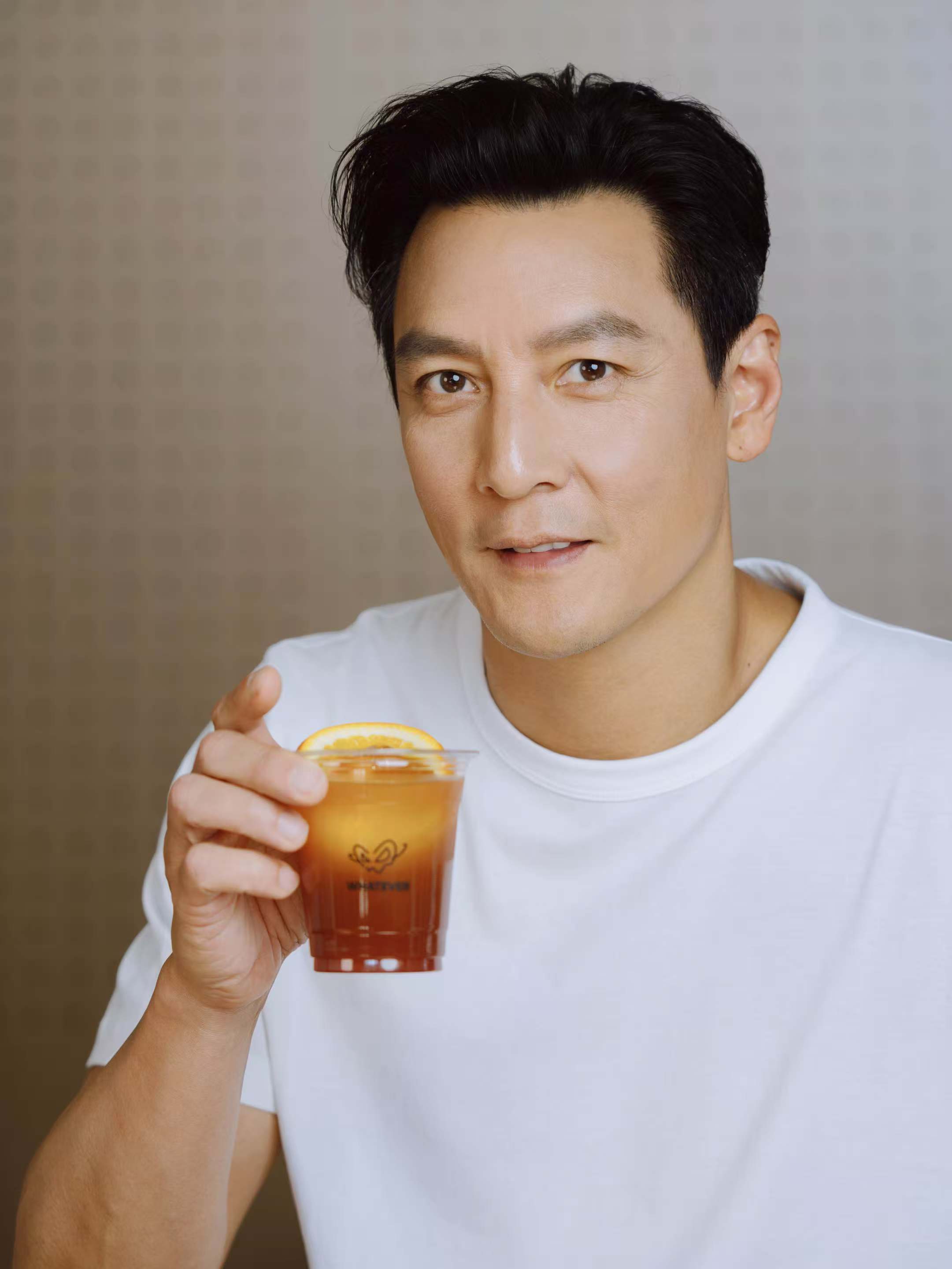 周柯宇外卖收件人写吴彦祖丹尼尔周的又一小小幽默 外卖收件人写上偶像 外卖员：这种