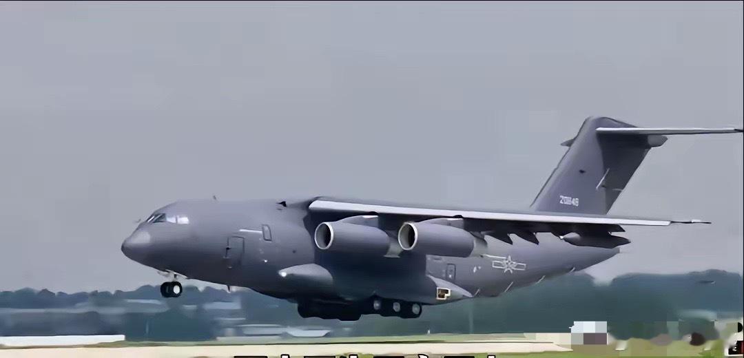 外网都炸了！中国护兵牛批啊，为了一个普通士兵出动运-20大型战略运输机护送一位普