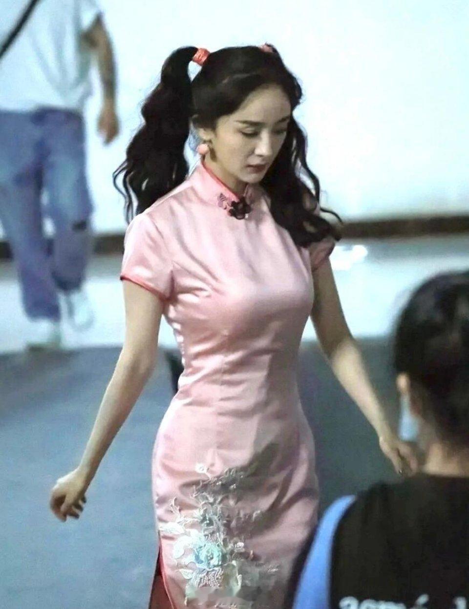 杨幂少女感还是这么强少女身材让人羡慕