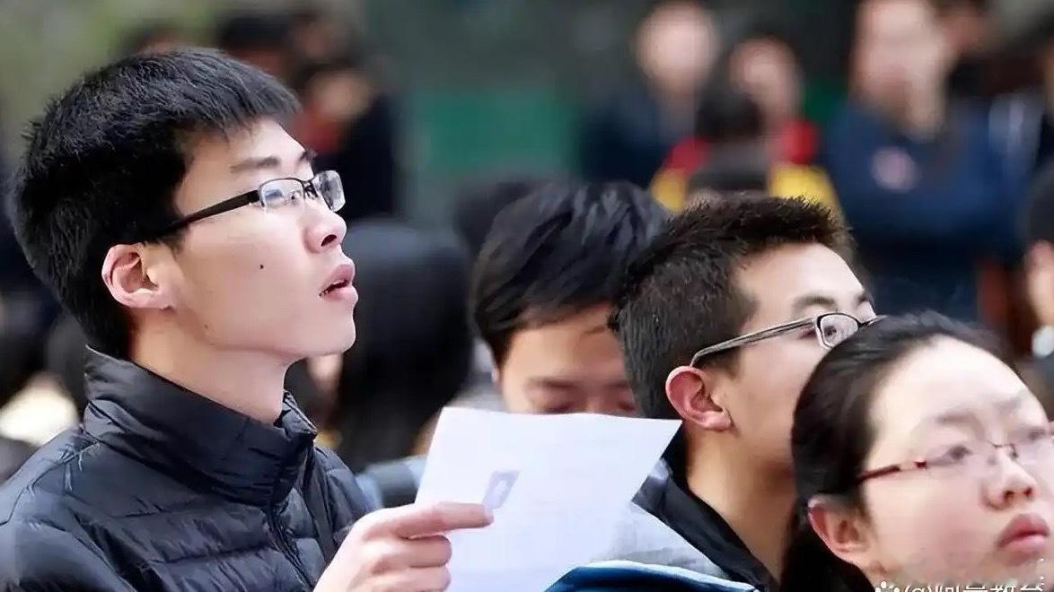 能考上二本其实已经很厉害了 太有共鸣了！高中就认清自己资质普通，智商、情商、努力