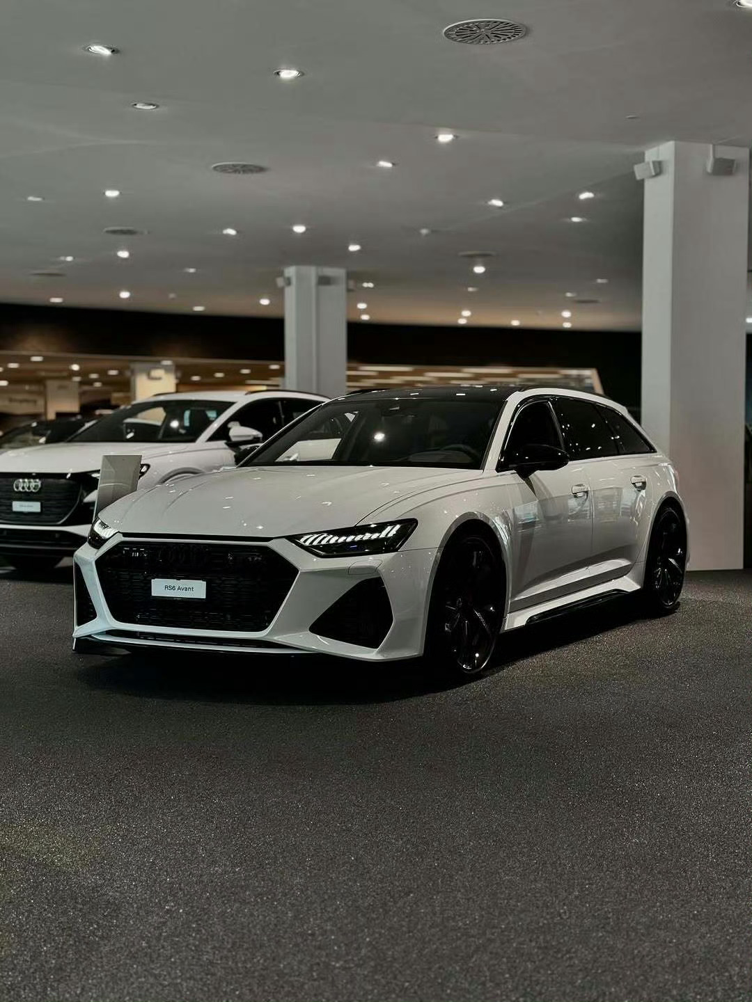 奥迪 RS6 Avant 全新一周 加油 [酷][酷] ​​​