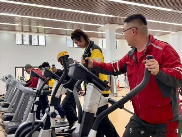 万柏林区南寒街道中海社区：关爱新业态 健康伴我行
 
近日，万柏林区南寒街道中海