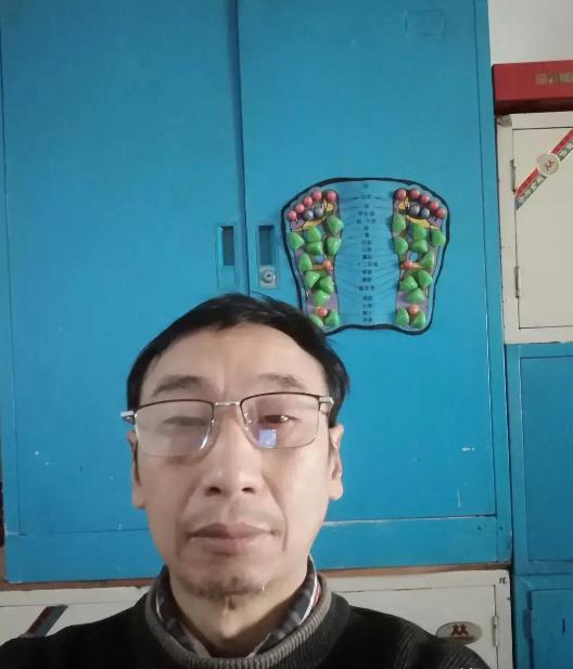 目前中国的两大问题，不是台湾问题，不是与美国的问题，也不是与日本问题，也不是负债